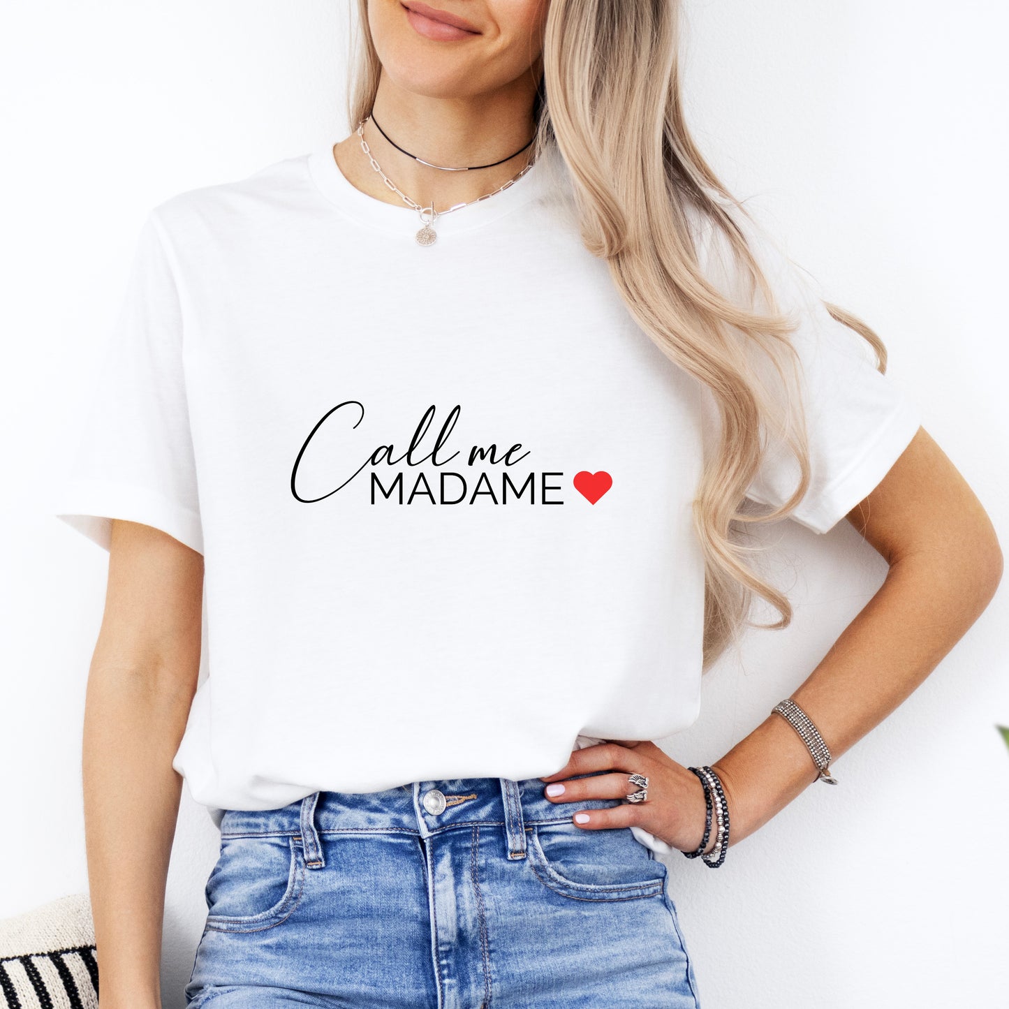 Tenue EVJF avec t-shirt personnalisé pour jeune mariée – Call me MADAME